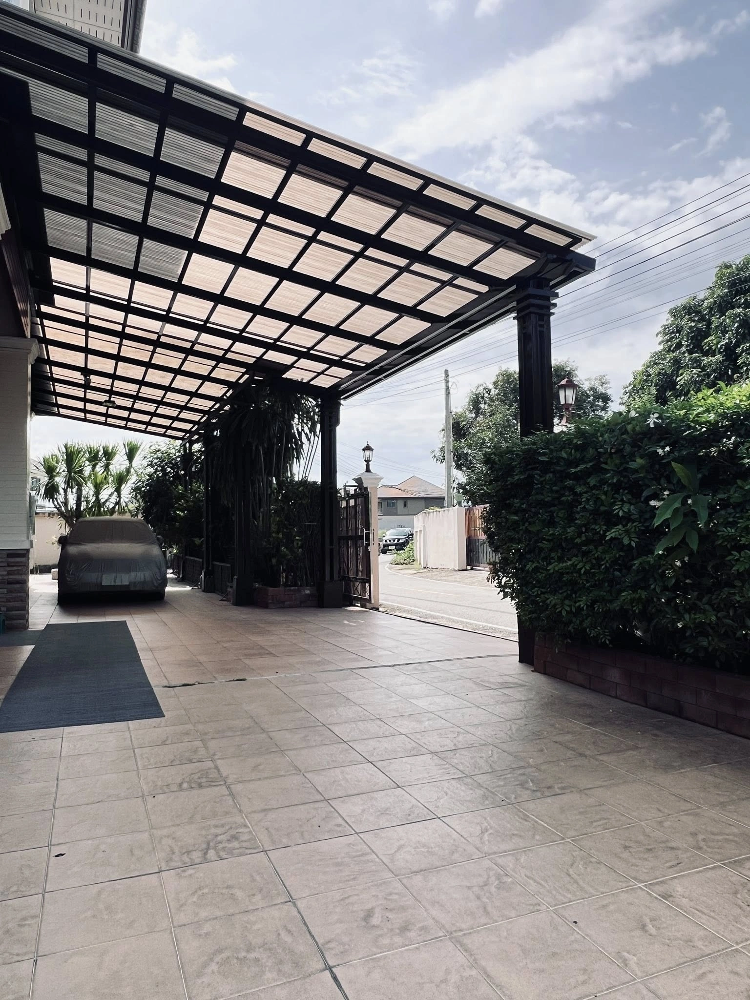 งานกันสาดโครงสร้างเหล็ก ลอนมินิโกล์